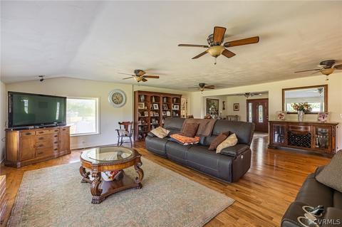 727 Eanes Rd, Kenbridge, VA 23944 photo 11