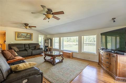727 Eanes Rd, Kenbridge, VA 23944 photo 12