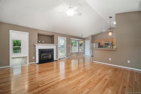 7412 Cox Cir, Gloucester, VA 23061 photo 6