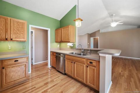 7412 Cox Cir, Gloucester, VA 23061 photo 12