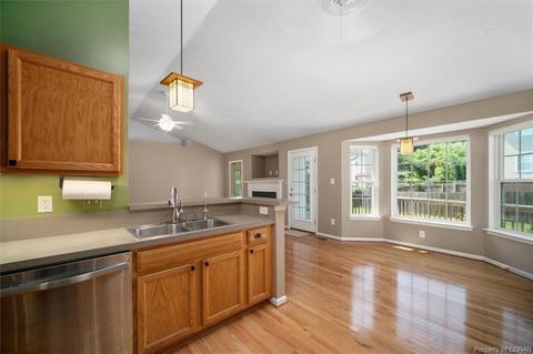 7412 Cox Cir, Gloucester, VA 23061 photo 13