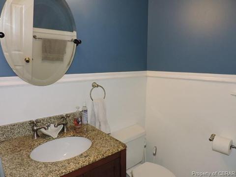 8286 Hamilton Dr, Gloucester, VA 23061 photo 9