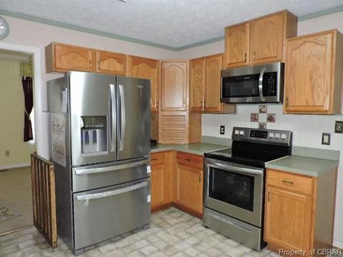 8286 Hamilton Dr, Gloucester, VA 23061 photo 6