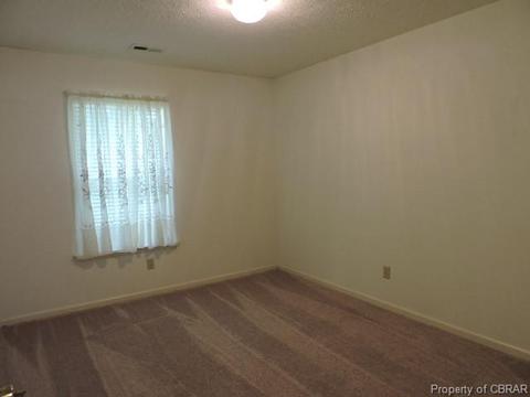 8286 Hamilton Dr, Gloucester, VA 23061 photo 14