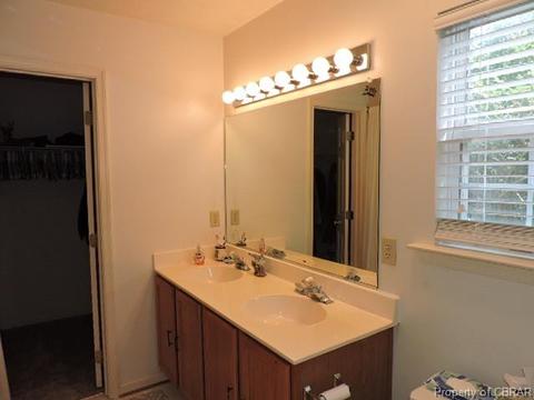 8286 Hamilton Dr, Gloucester, VA 23061 photo 17