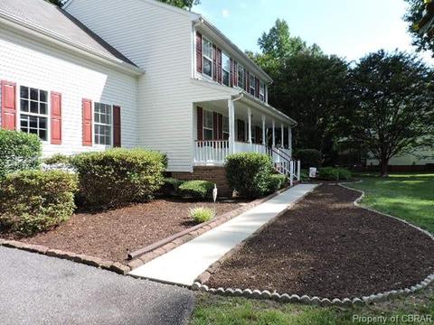 8286 Hamilton Dr, Gloucester, VA 23061 photo 2