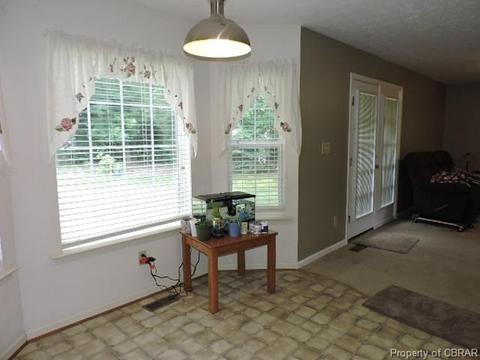 8286 Hamilton Dr, Gloucester, VA 23061 photo 8