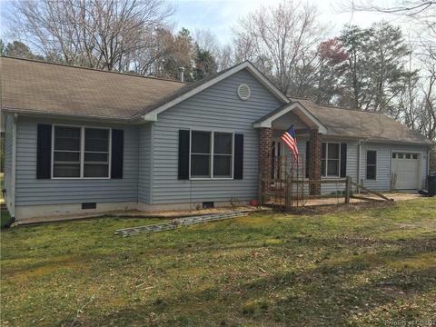 8007 Indian Rd, Gloucester, VA 23061 photo 2