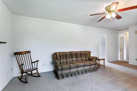 1875 Highland Dr, Gloucester Point, VA 23062 photo 8