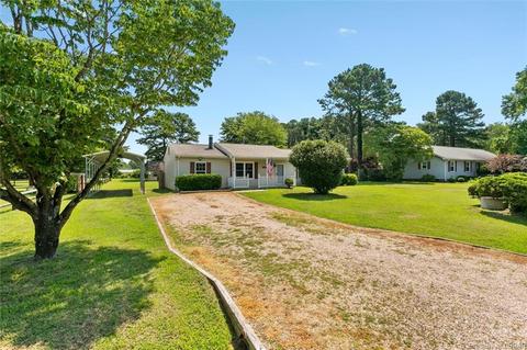 1875 Highland Dr, Gloucester Point, VA 23062 photo 2