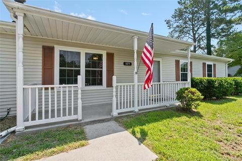 1875 Highland Dr, Gloucester Point, VA 23062 photo 4