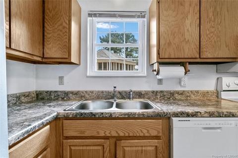 1875 Highland Dr, Gloucester Point, VA 23062 photo 13