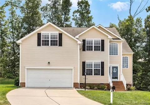 2412 Tomahawk Meadows Dr, Midlothian, VA 23112 photo 2