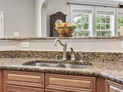 2412 Tomahawk Meadows Dr, Midlothian, VA 23112 photo 17