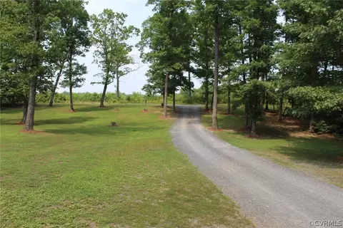3237 Dixie Hill Rd, Buckingham, VA 23921 photo 3