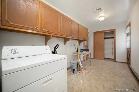 7783 Jordan Rd, Gloucester Point, VA 23062 photo 13