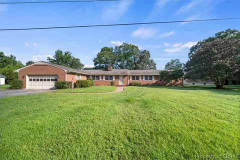 7783 Jordan Rd, Gloucester Point, VA 23062 photo 2