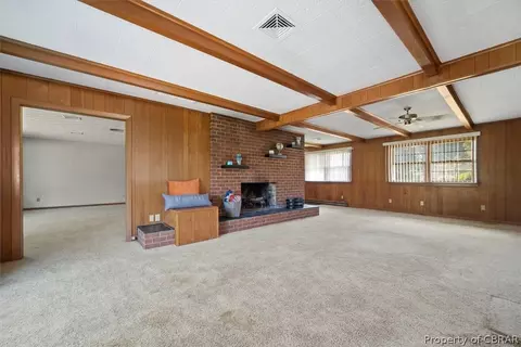 7783 Jordan Rd, Gloucester Point, VA 23062 photo 9