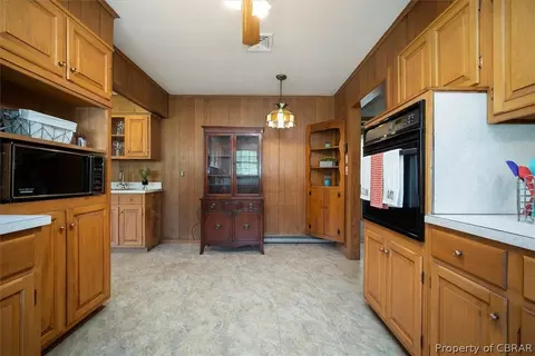 7783 Jordan Rd, Gloucester Point, VA 23062 photo 16