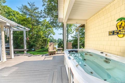 239 Baker Rd, Topping, VA 23169 photo 5