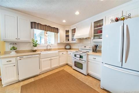 239 Baker Rd, Topping, VA 23169 photo 8