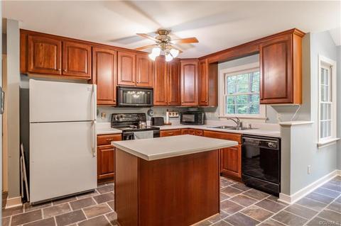 2911 Stone Creek Dr, Sandy Hook, VA 23153 photo 9