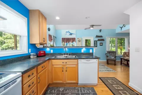 322 Willow Ln, Wake, VA 23176 photo 6