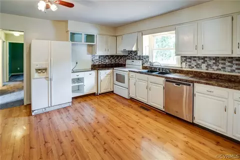 2811 Delfin Rd, Midlothian, VA 23112 photo 9