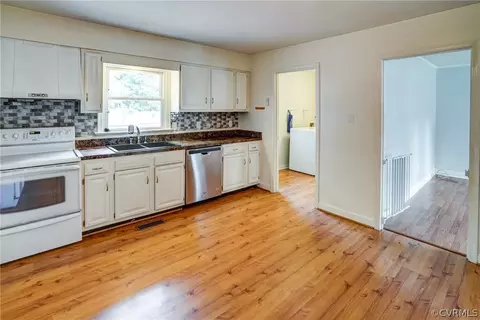2811 Delfin Rd, Midlothian, VA 23112 photo 11