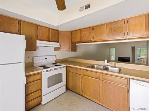 4800 Long Shadow Dr, Midlothian, VA 23112 photo 3
