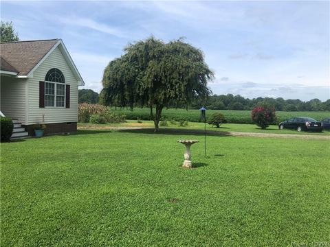 159 Stoneham St, Saluda, VA 23149 photo 2