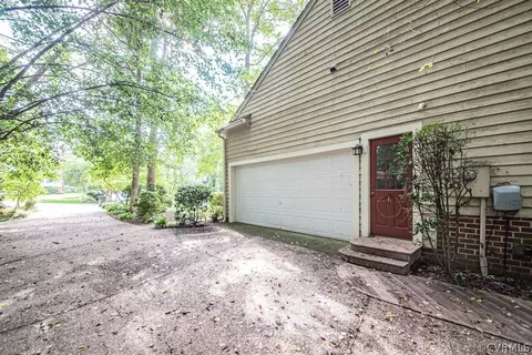 330 Rossmere Dr, Midlothian, VA 23114 photo 5