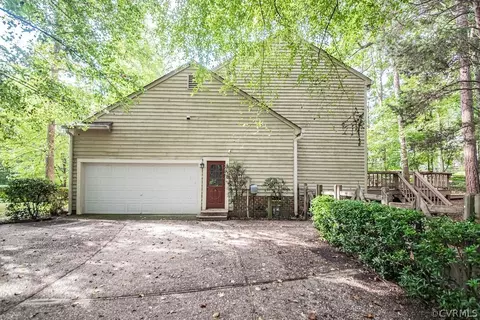 330 Rossmere Dr, Midlothian, VA 23114 photo 4