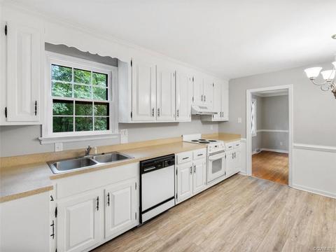 2711 Sandhurst Ln, Midlothian, VA 23113 photo 12