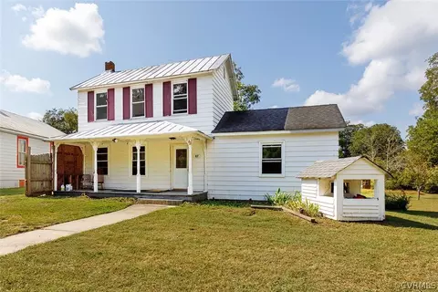 87 Faison St, Dendron, VA 23839 photo 2