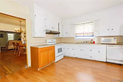 87 Faison St, Dendron, VA 23839 photo 14