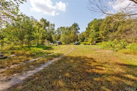 87 Faison St, Dendron, VA 23839 photo 6