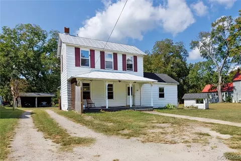 87 Faison St, Dendron, VA 23839 photo 3