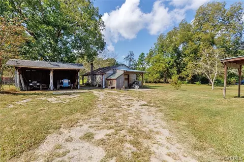 87 Faison St, Dendron, VA 23839 photo 5