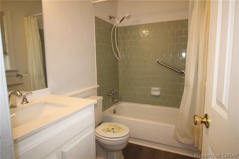7470 Matoaka Ave, Gloucester Point, VA 23062 photo 13