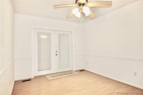 7470 Matoaka Ave, Gloucester Point, VA 23062 photo 4