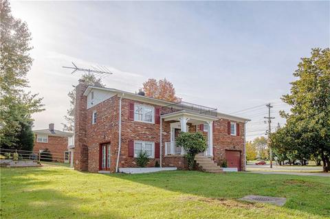 8893 Grant Ave, Manassas, VA 20110 photo 2