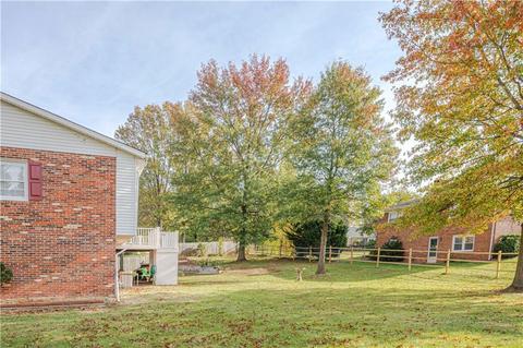 8893 Grant Ave, Manassas, VA 20110 photo 4
