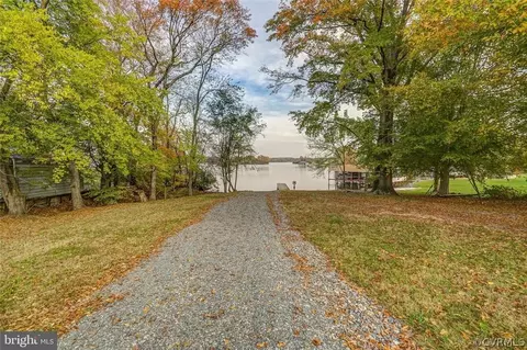 195 Bear Castle Dr, Bumpass, VA 23024 photo 6