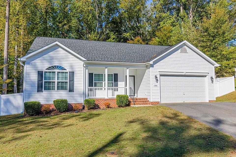 336 Phillips St, Fredericksburg, VA 22405 32 Photos MLS 2134234