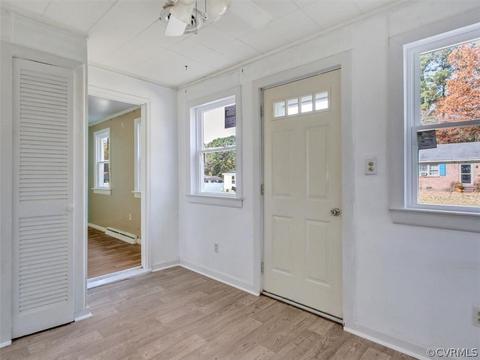 411 E North St, Wakefield, VA 23888 photo 5
