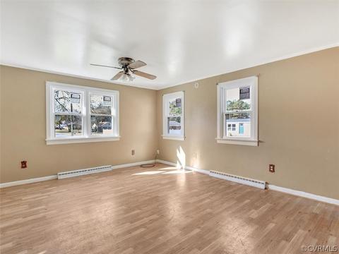 411 E North St, Wakefield, VA 23888 photo 10