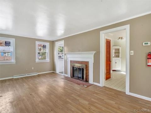 411 E North St, Wakefield, VA 23888 photo 9