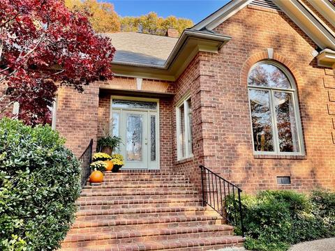 5901 Fox Crest Ct, Midlothian, VA 23112 photo 2