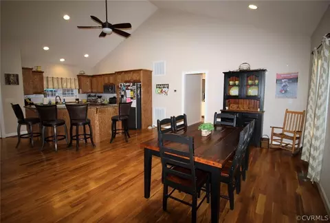 708 S Constitution, Dillwyn, VA 23936 photo 9